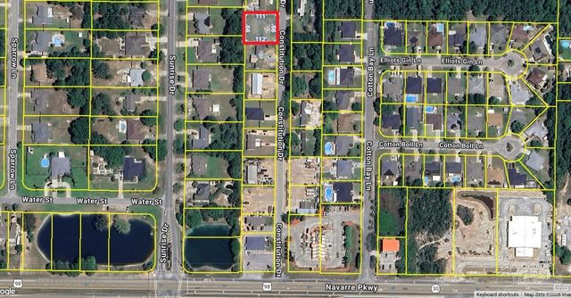 1915 Constitution Dr, Navarre, FL 32566