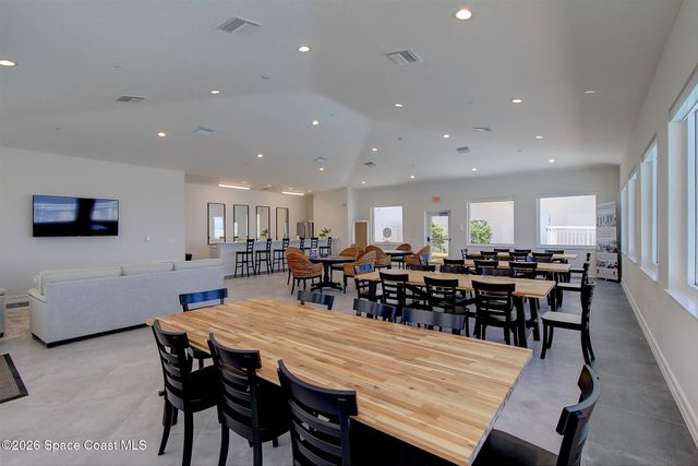 1465 S Harbor City Boulevard 404, Melbourne, FL 32901