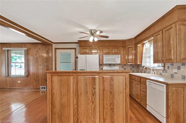 201 Oakwoods Lane, Wilkesboro, NC 28697