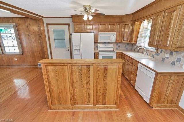 201 Oakwoods Lane, Wilkesboro, NC 28697