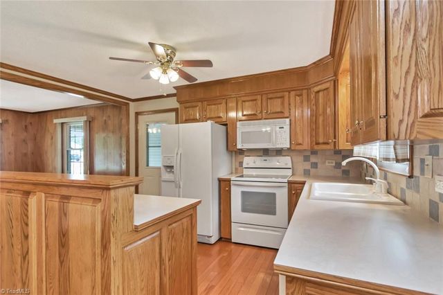 201 Oakwoods Lane, Wilkesboro, NC 28697