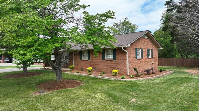 201 Oakwoods Lane, Wilkesboro, NC 28697