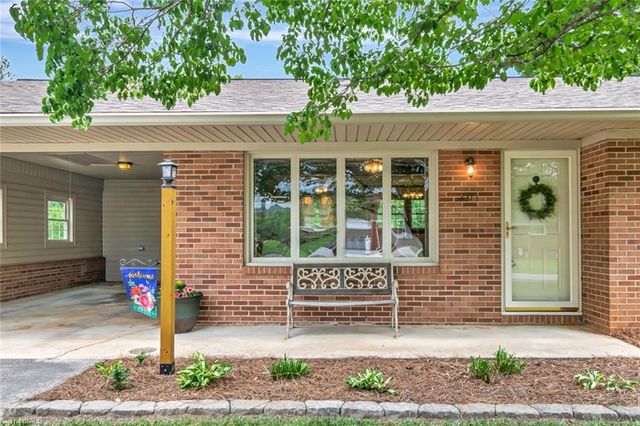 201 Oakwoods Lane, Wilkesboro, NC 28697