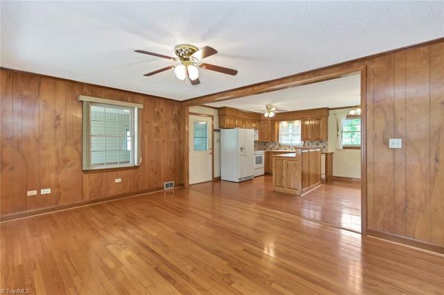 201 Oakwoods Lane, Wilkesboro, NC 28697