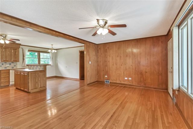 201 Oakwoods Lane, Wilkesboro, NC 28697