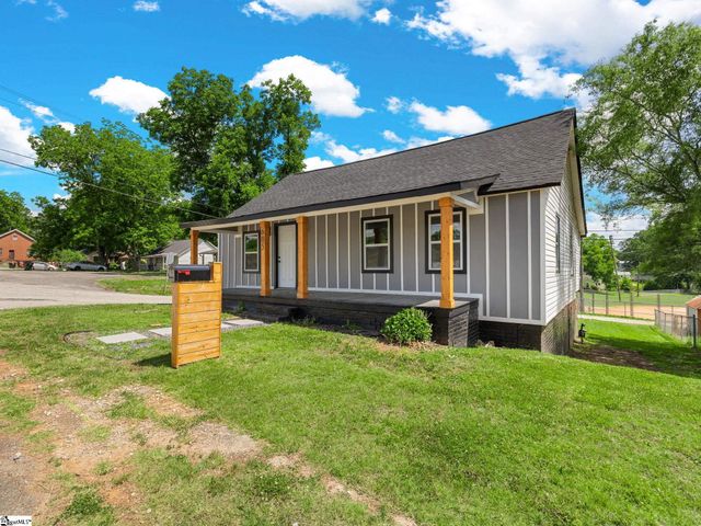 605 Gray Street, Woodruff, SC 29388