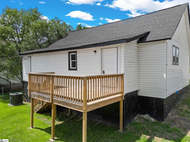 605 Gray Street, Woodruff, SC 29388