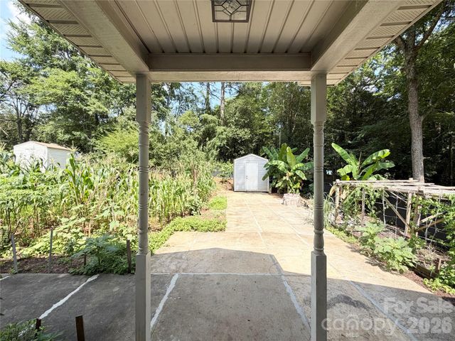 3125 Amay James Avenue, Charlotte, NC 28208