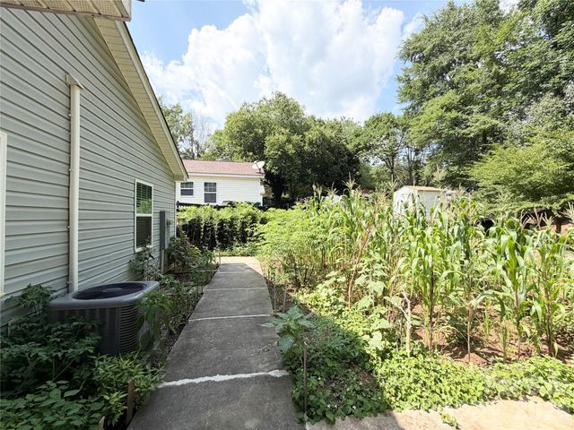 3125 Amay James Avenue, Charlotte, NC 28208