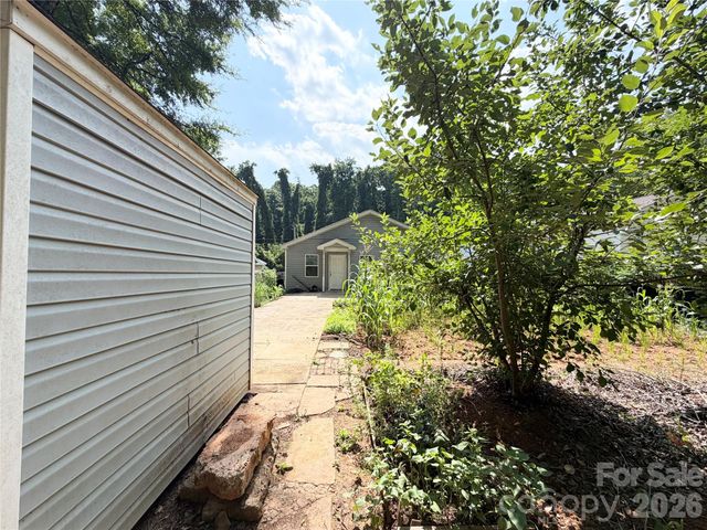 3125 Amay James Avenue, Charlotte, NC 28208