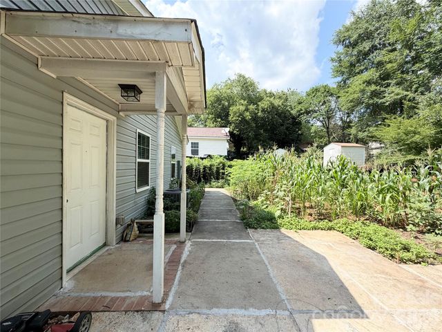 3125 Amay James Avenue, Charlotte, NC 28208