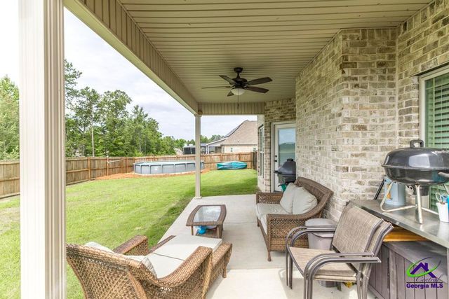 241 Lannington Drive, Lizella, GA 31052
