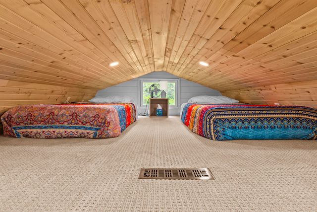 90 Railroad Lock Loop, Beattyville, KY 41311