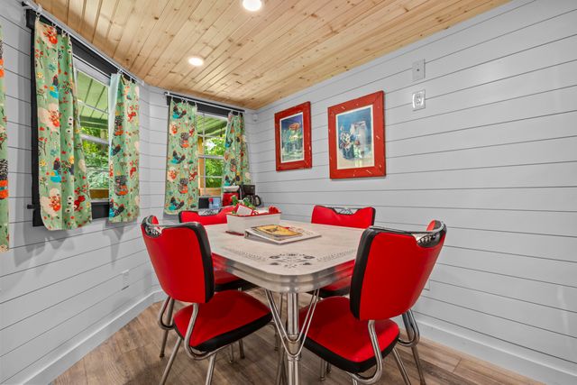 90 Railroad Lock Loop, Beattyville, KY 41311