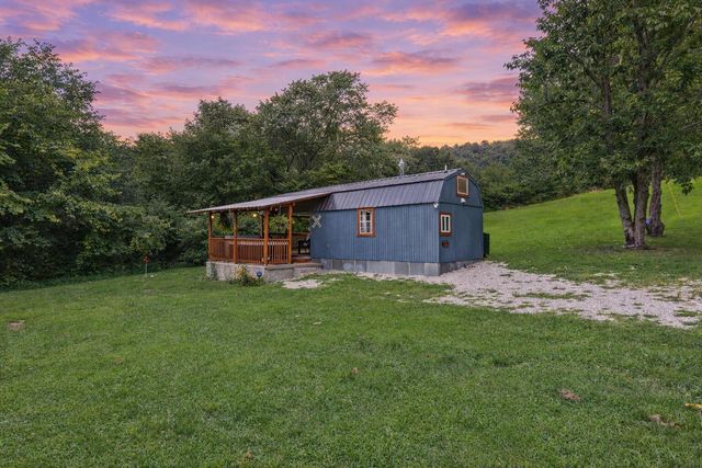 90 Railroad Lock Loop, Beattyville, KY 41311