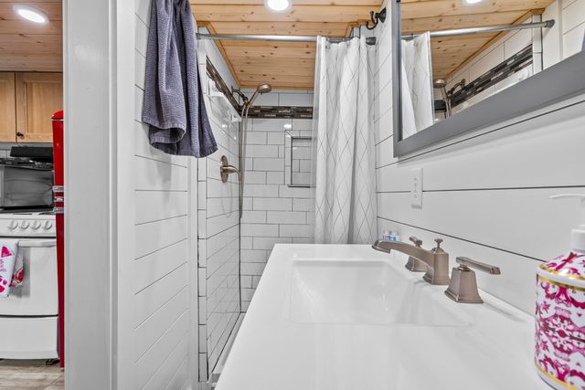 90 Railroad Lock Loop, Beattyville, KY 41311