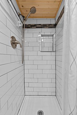 90 Railroad Lock Loop, Beattyville, KY 41311