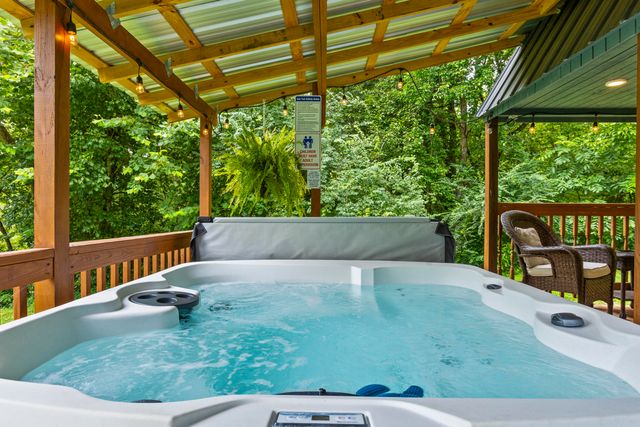 90 Railroad Lock Loop, Beattyville, KY 41311