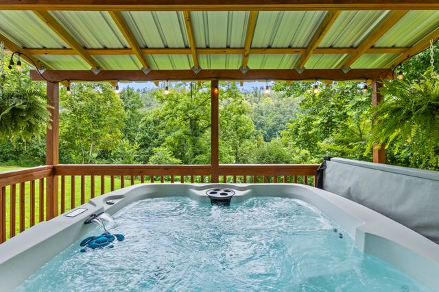 90 Railroad Lock Loop, Beattyville, KY 41311