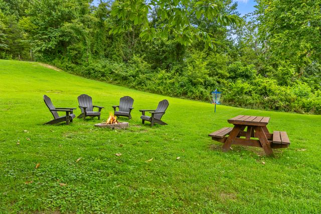 90 Railroad Lock Loop, Beattyville, KY 41311