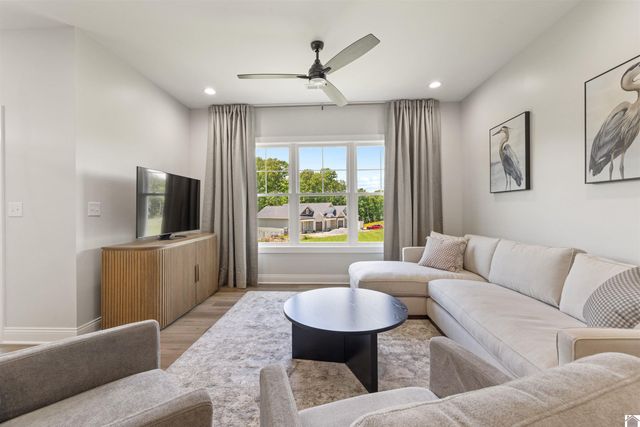 804 Eagle Rest Drive, Grand Rivers, KY 42045