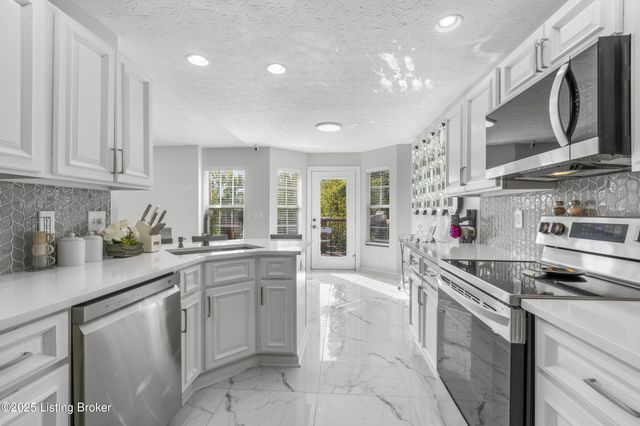 6110 Lazy Run Rd, Louisville, KY 40219