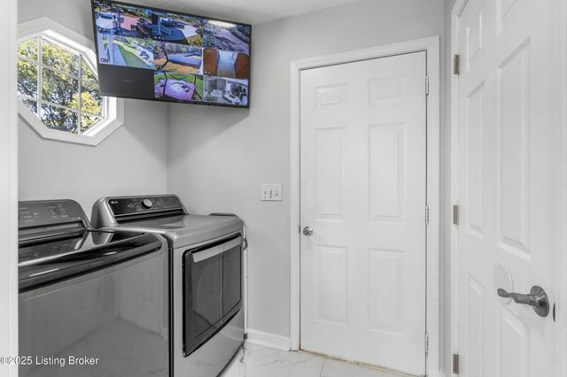 6110 Lazy Run Rd, Louisville, KY 40219