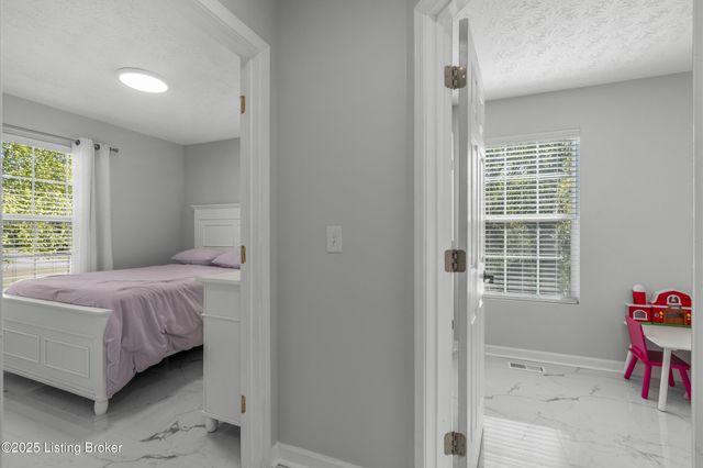 6110 Lazy Run Rd, Louisville, KY 40219
