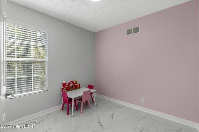 6110 Lazy Run Rd, Louisville, KY 40219