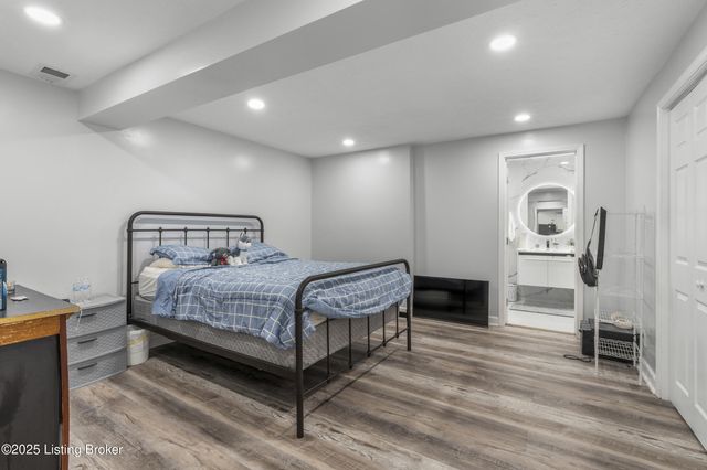 6110 Lazy Run Rd, Louisville, KY 40219