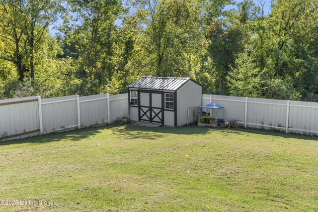 6110 Lazy Run Rd, Louisville, KY 40219