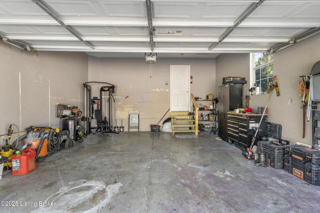 6110 Lazy Run Rd, Louisville, KY 40219