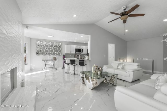 6110 Lazy Run Rd, Louisville, KY 40219