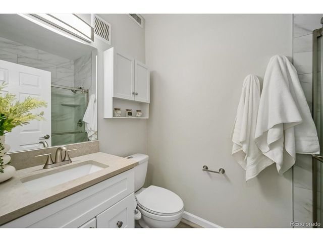 2895 W Riverwalk Cir 101, Littleton, CO 80123