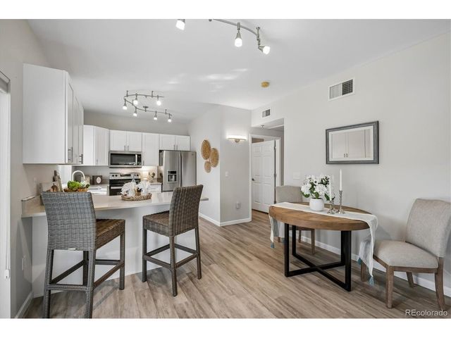 2895 W Riverwalk Cir 101, Littleton, CO 80123