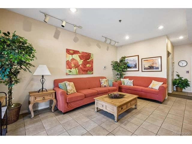 2895 W Riverwalk Cir 101, Littleton, CO 80123