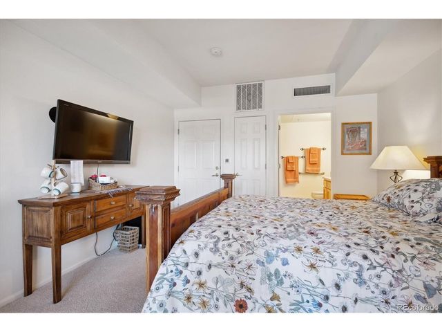 2895 W Riverwalk Cir 101, Littleton, CO 80123