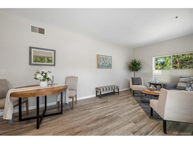 2895 W Riverwalk Cir 101, Littleton, CO 80123