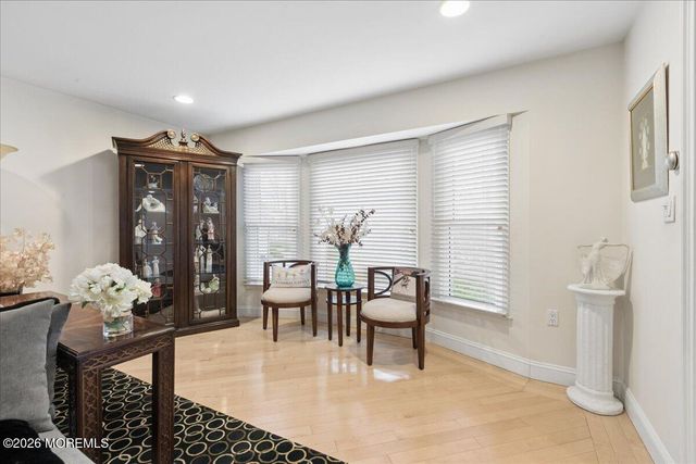 5 Crown Court, Manalapan, NJ 07726