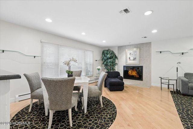 5 Crown Court, Manalapan, NJ 07726