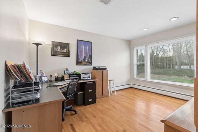 5 Crown Court, Manalapan, NJ 07726