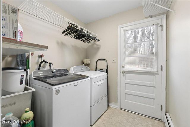 5 Crown Court, Manalapan, NJ 07726