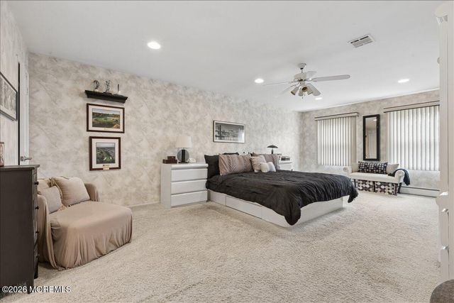 5 Crown Court, Manalapan, NJ 07726