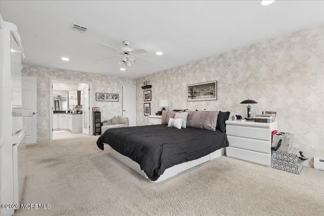 5 Crown Court, Manalapan, NJ 07726