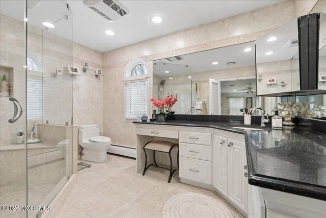 5 Crown Court, Manalapan, NJ 07726