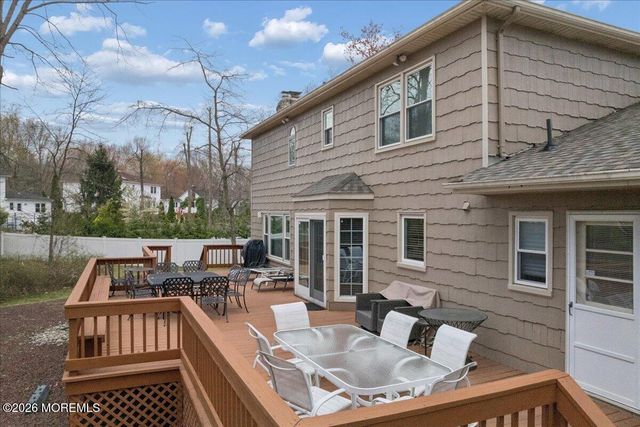 5 Crown Court, Manalapan, NJ 07726