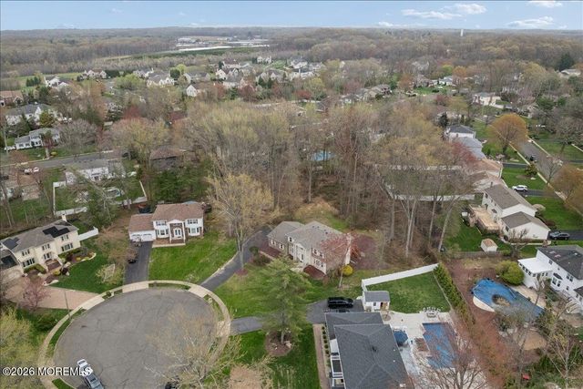 5 Crown Court, Manalapan, NJ 07726