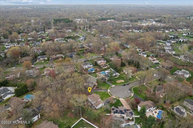 5 Crown Court, Manalapan, NJ 07726