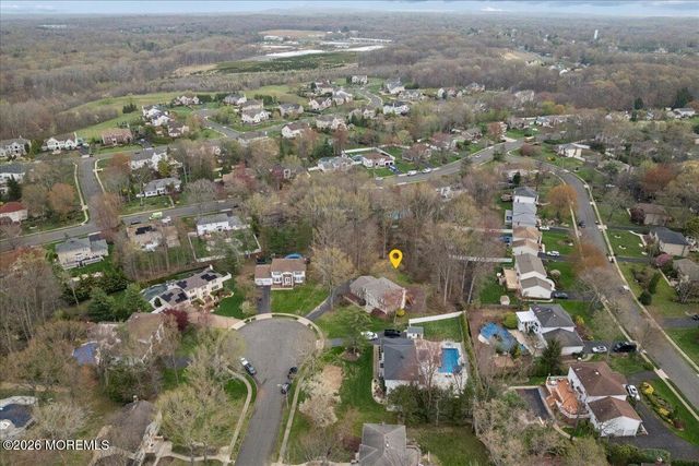 5 Crown Court, Manalapan, NJ 07726