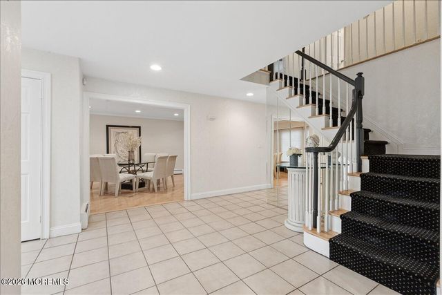 5 Crown Court, Manalapan, NJ 07726